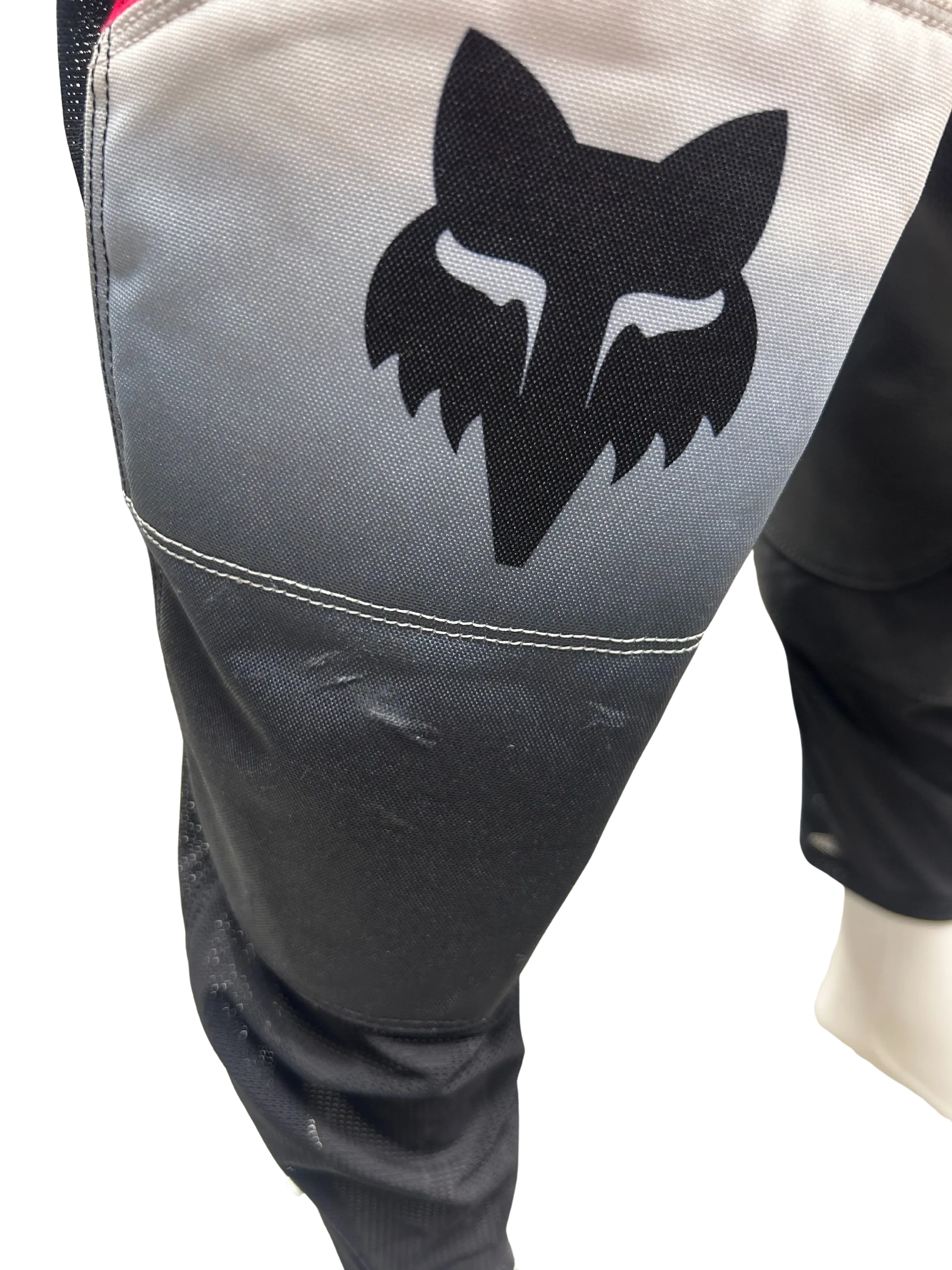 Pre-Owned: Fox 180 Lean Women's Pants SIZE 4 Fox