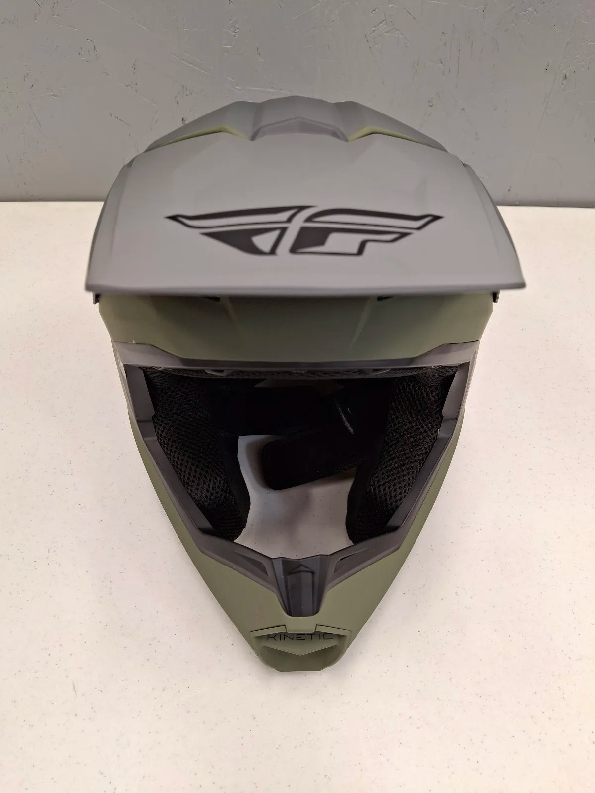 Fly helmet Fly Kinetic Vision Helmet (Grey/Green, Medium) USED 73-8652M U Jorgensen Powersports