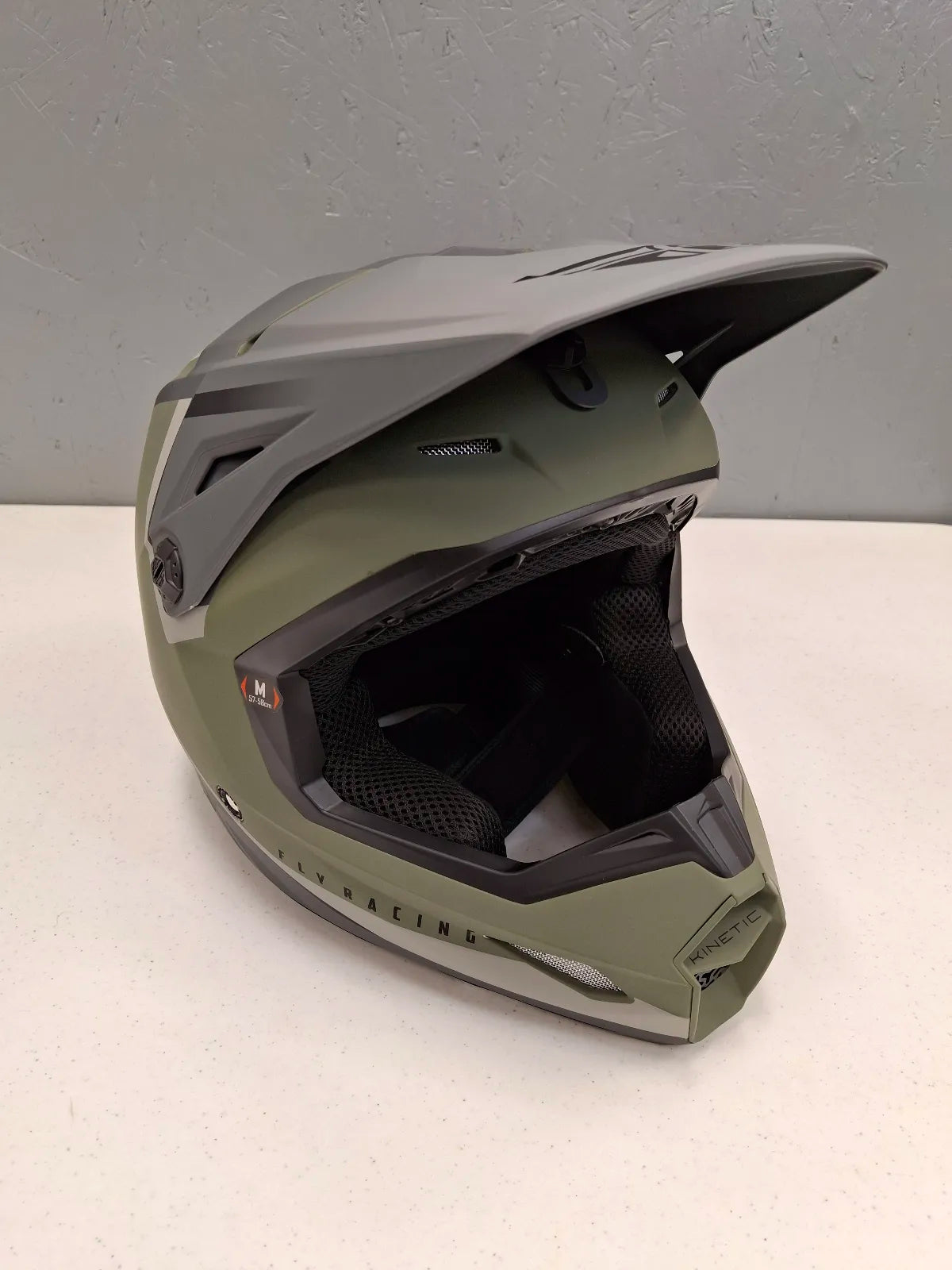 Fly helmet Fly Kinetic Vision Helmet (Grey/Green, Medium) USED 73-8652M U Jorgensen Powersports