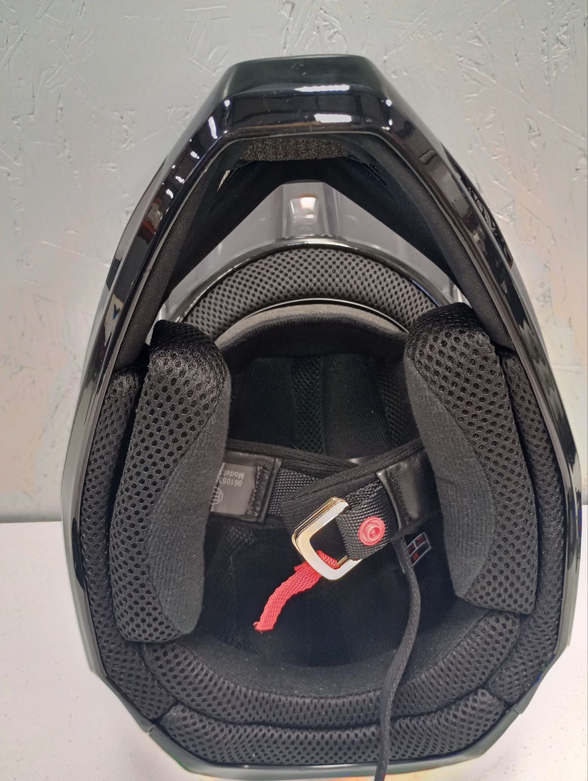 Fox Apparel Fox V1 Solid Helmet (Grey/Black, Medium) USED 31370-330-M U 191972813238 Jorgensen Powersports